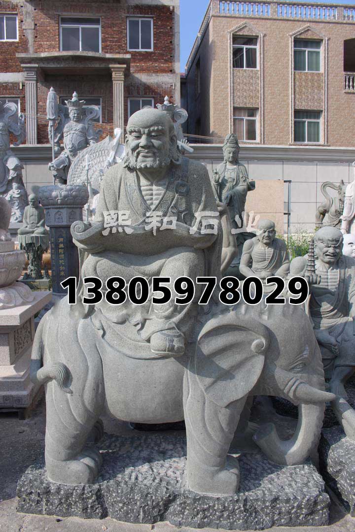名家雕刻十八罗汉，立姿十八罗汉雕塑图片
